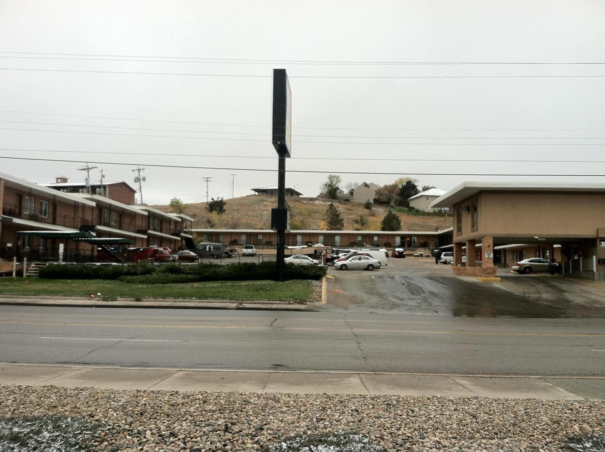 M Star Rapid City Bagian luar foto