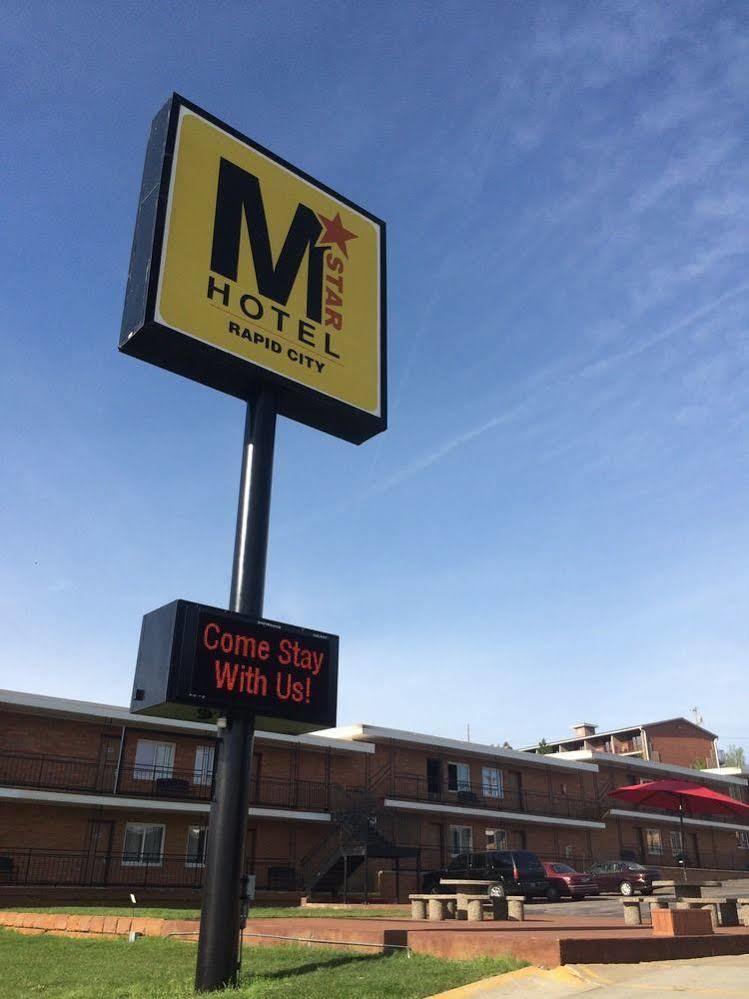 M Star Rapid City Bagian luar foto